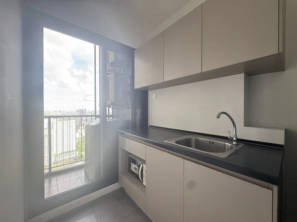 For rent: The Politan Rive. Anyone looking for a riverside condo, high floor, amazing view, don't miss it.