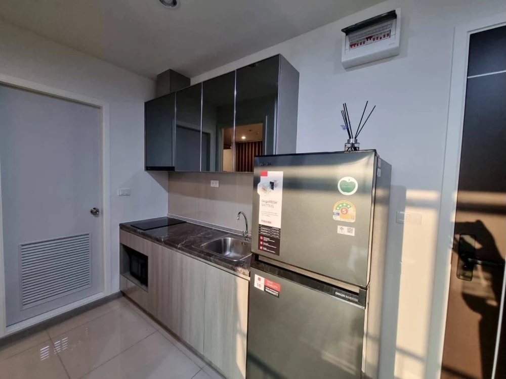 For rent: The President Charan - Yaek Fai Chai Station, 18th floor, fully furnished, very livable. Book now!