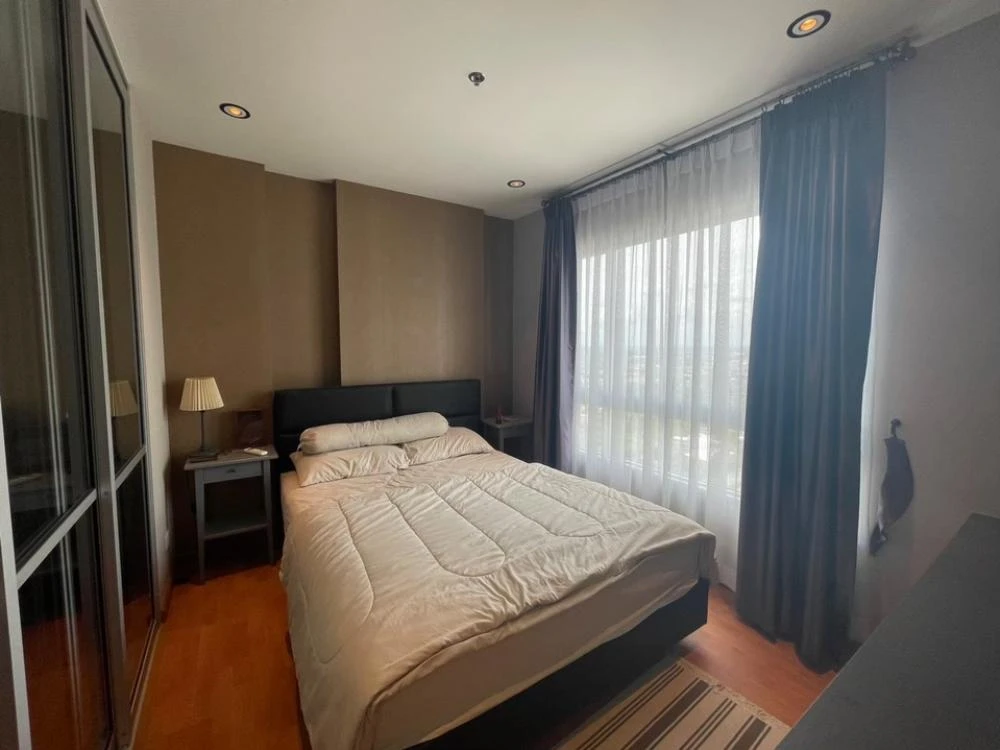 For rent: The President Petchkasem-Bangkhae, 26th floor, nice room, fully furnished, interested, reserve now.
