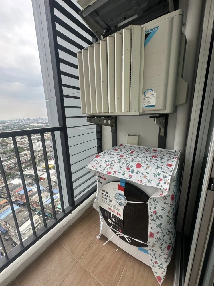 For rent: The President Sathorn – Ratchaphruek 2, high floor unit, fully furnished with appliances. Just bring your suitcase! Book now before it's too