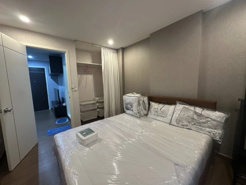 For rent: The President Sathorn – Ratchaphruek 2, high floor unit, fully furnished with appliances. Just bring your suitcase! Book now before it's too
