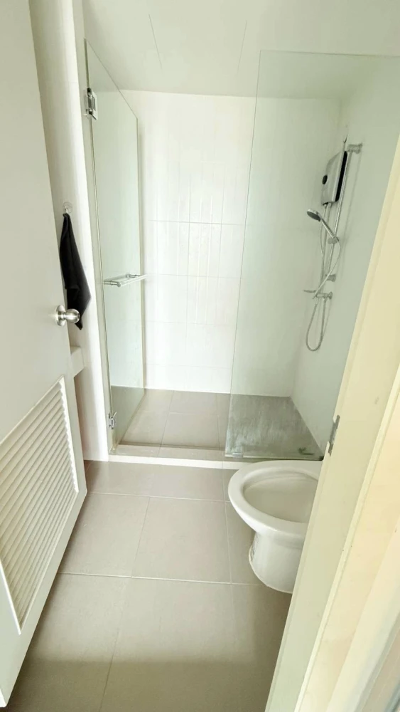 For rent: The President Sathorn-Ratchaphruek, 9th floor, fully furnished, nice to live in, book now, urgently.