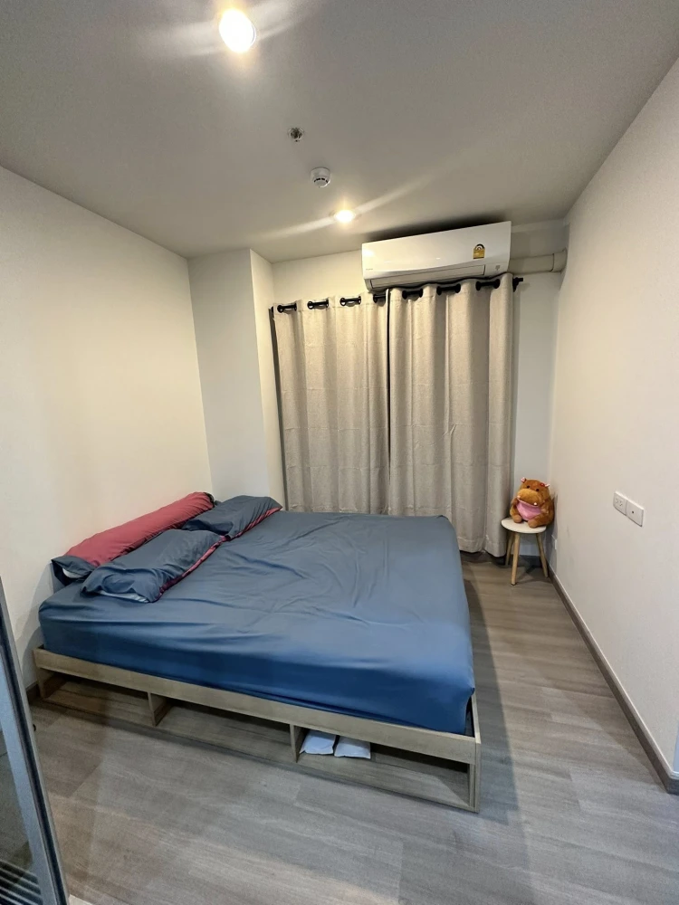For rent: The President Charan - Yaek Fai Chai Station, with a door separating the living room and bedroom, fully furnished, hurry and reserve now!