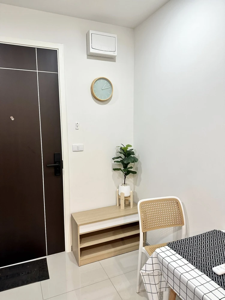 For rent: The President Charan - Yaek Fai Chai Station, with a door separating the living room and bedroom, fully furnished, hurry and reserve now!
