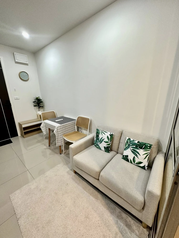 For rent: The President Charan - Yaek Fai Chai Station, with a door separating the living room and bedroom, fully furnished, hurry and reserve now!