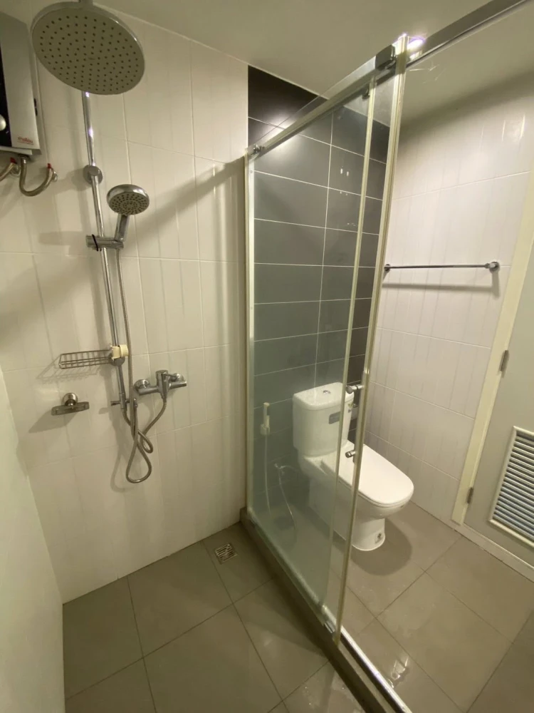 For rent: The President Sathorn-Ratchapruek 2, spacious rooms, lots of usable space, great price, hurry and reserve now!