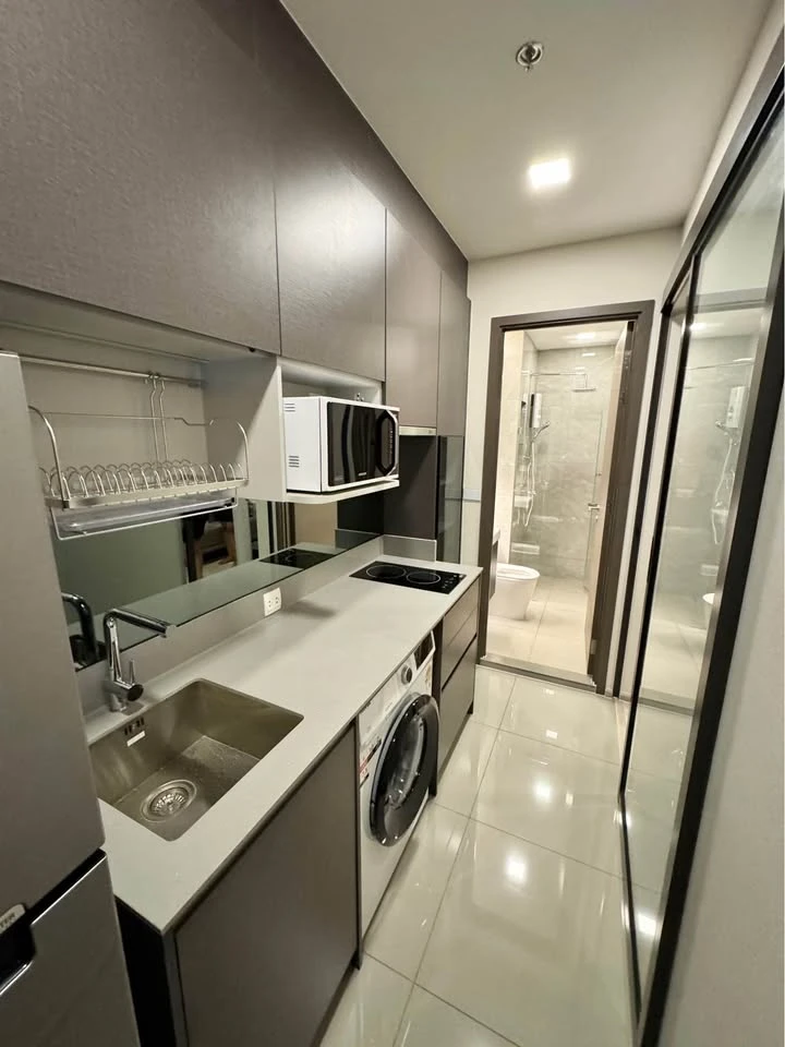 For rent, The Privacy Jatujak, 12th floor, north facing room, not directly exposed to the sun, unblocked view, good price, hurry and reserve.