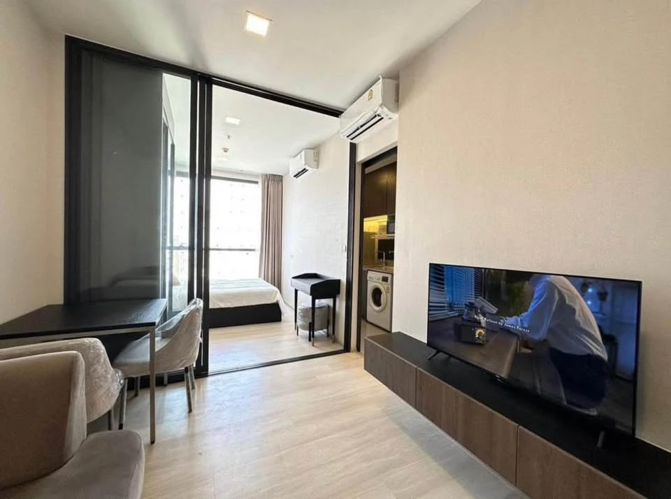 For rent, The Privacy Jatujak, 12th floor, north facing room, not directly exposed to the sun, unblocked view, good price, hurry and reserve.