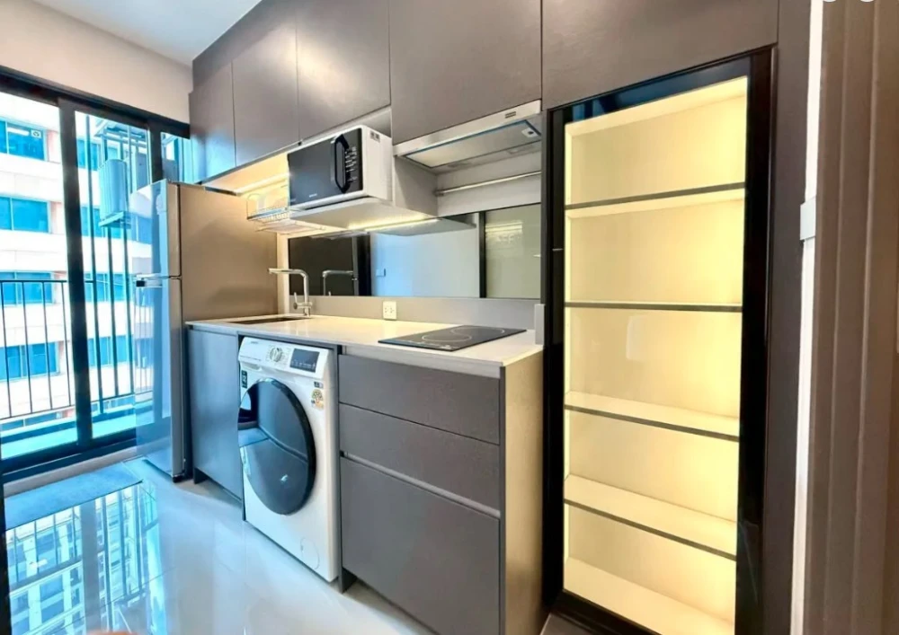 For rent: The Privacy Jatujak, excellent location, fully equipped with amenities. First come, first served.