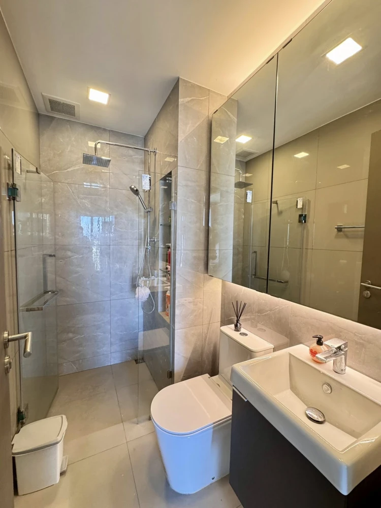 For rent: The Privacy Jatujak, a lovely room with a beautiful city view, high ceilings, airy, good location, fully furnished, reserve now!