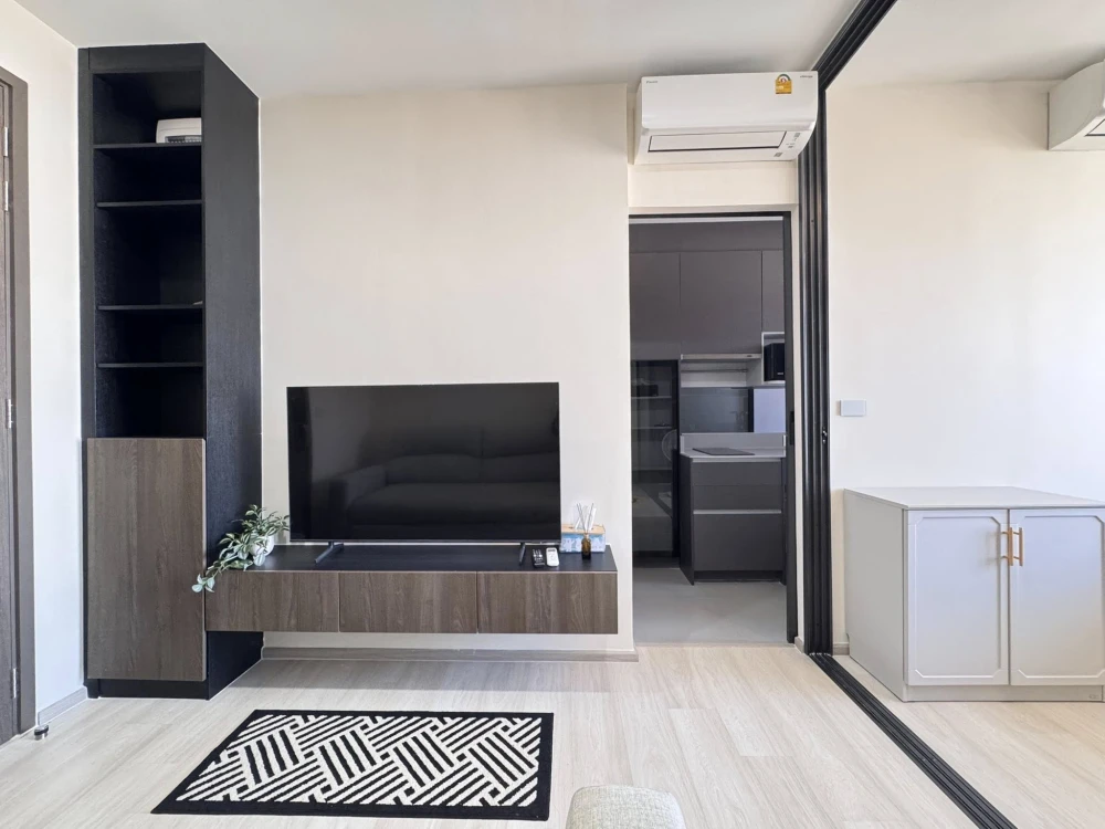 For rent: The Privacy Jatujak, a lovely room with a beautiful city view, high ceilings, airy, good location, fully furnished, reserve now!