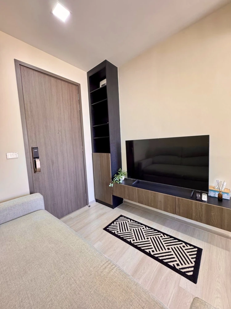 For rent: The Privacy Jatujak, a lovely room with a beautiful city view, high ceilings, airy, good location, fully furnished, reserve now!