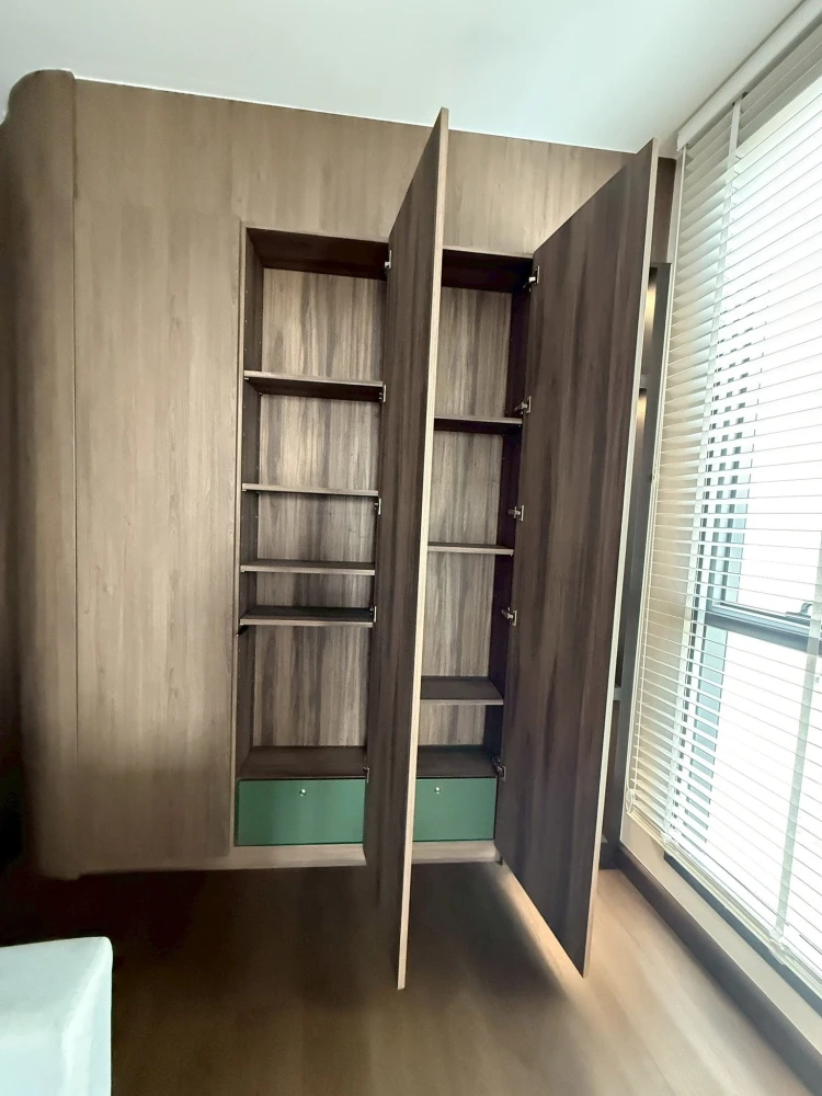 For rent: The Privacy Jatujak, corner unit with natural light from two sides, fully furnished and ready to move in.
