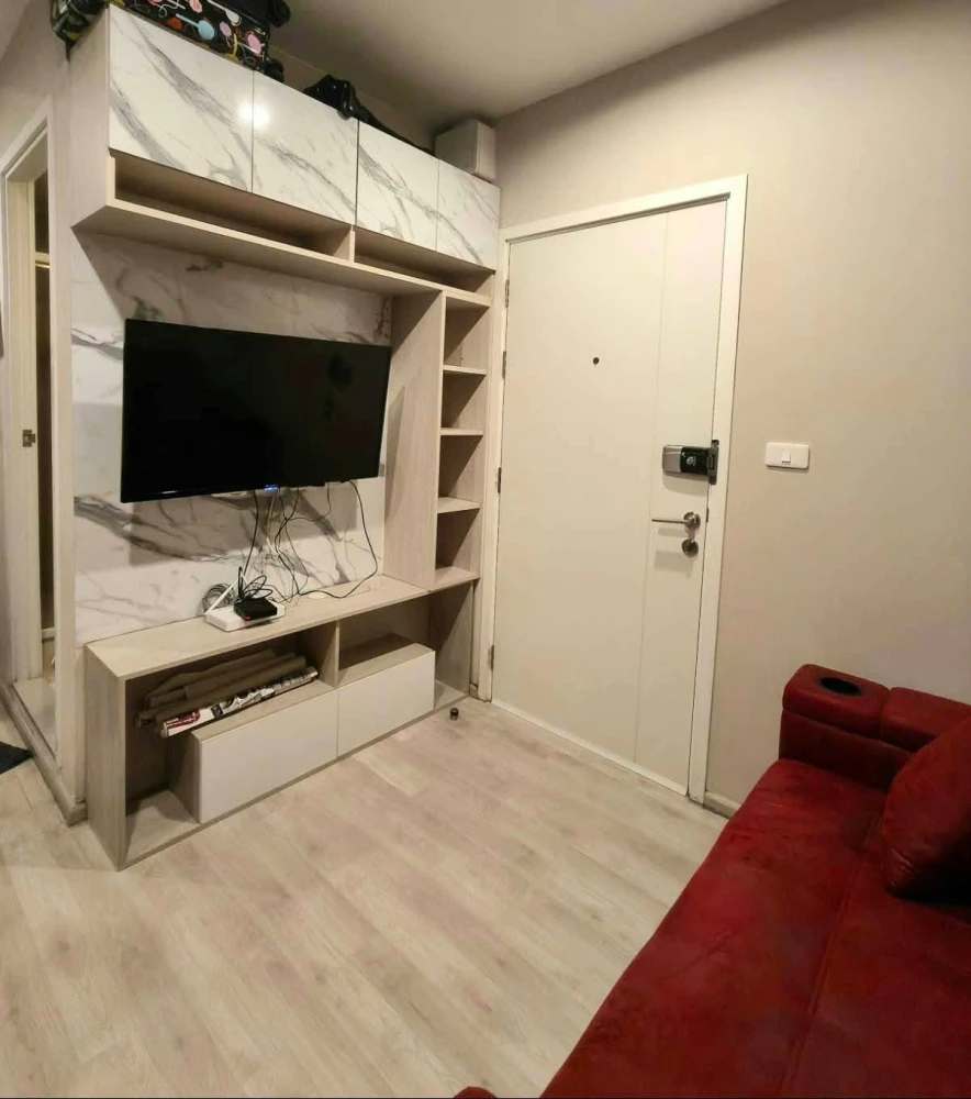 For rent: The Privacy Rama 9, 1 bedroom, 1 bathroom, built-in marble headboard, fully furnished, hurry and reserve now!