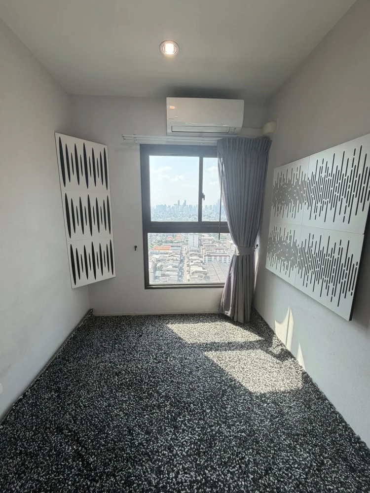 For rent: The Privacy Rama 9, 2 bedrooms, 1 bathroom, high floor corner unit, private, unobstructed view, pleasant panoramic view. Book now!