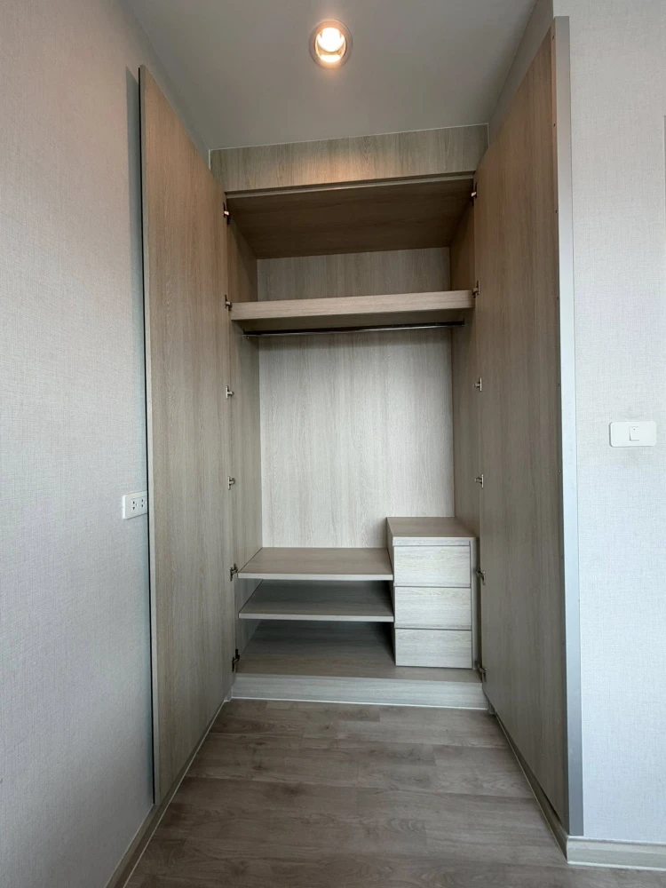 For rent: The Privacy Rama 9, 2 bedrooms, 1 bathroom, high floor corner unit, private, unobstructed view, pleasant panoramic view. Book now!