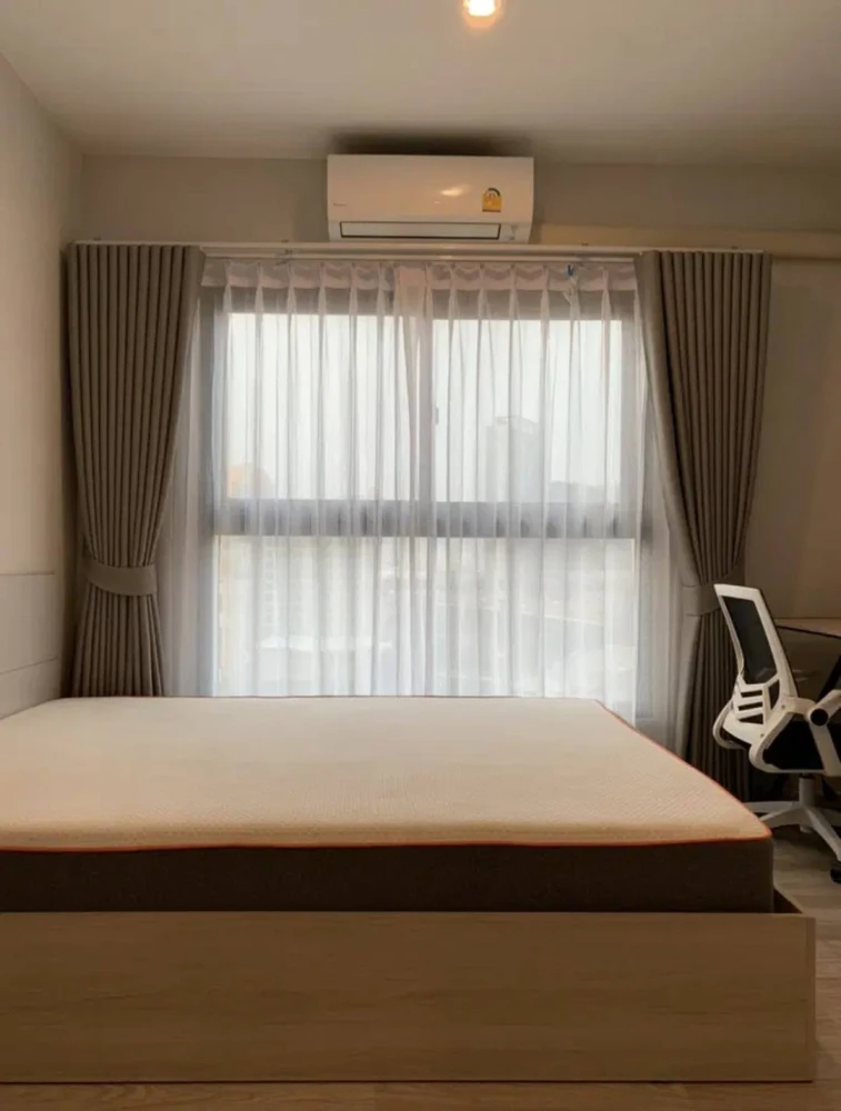For rent: The Privacy Rama 9. A lovely unit with complete furniture and appliances. Just bring your suitcase and move in!