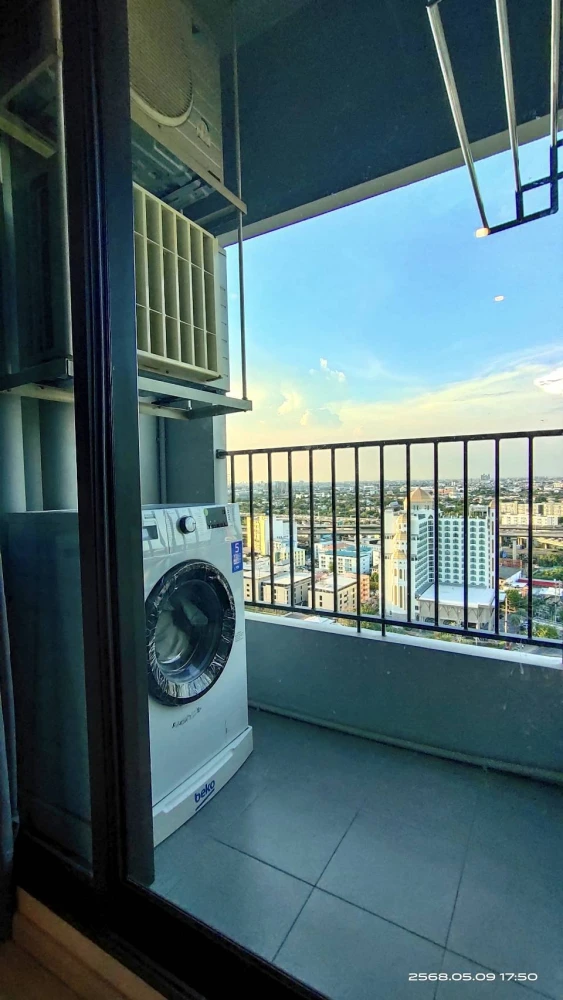 For rent: THE PRIVACY RAMA 9, beautifully decorated room, well-built-in, everything you need here, just bring your bags and move in.