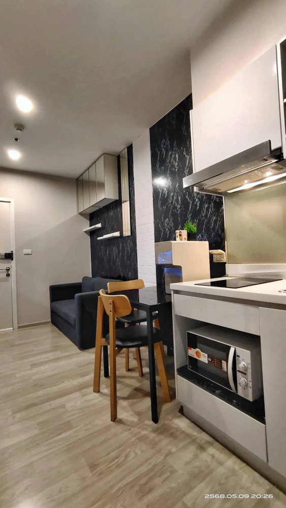 For rent: THE PRIVACY RAMA 9, beautifully decorated room, well-built-in, everything you need here, just bring your bags and move in.