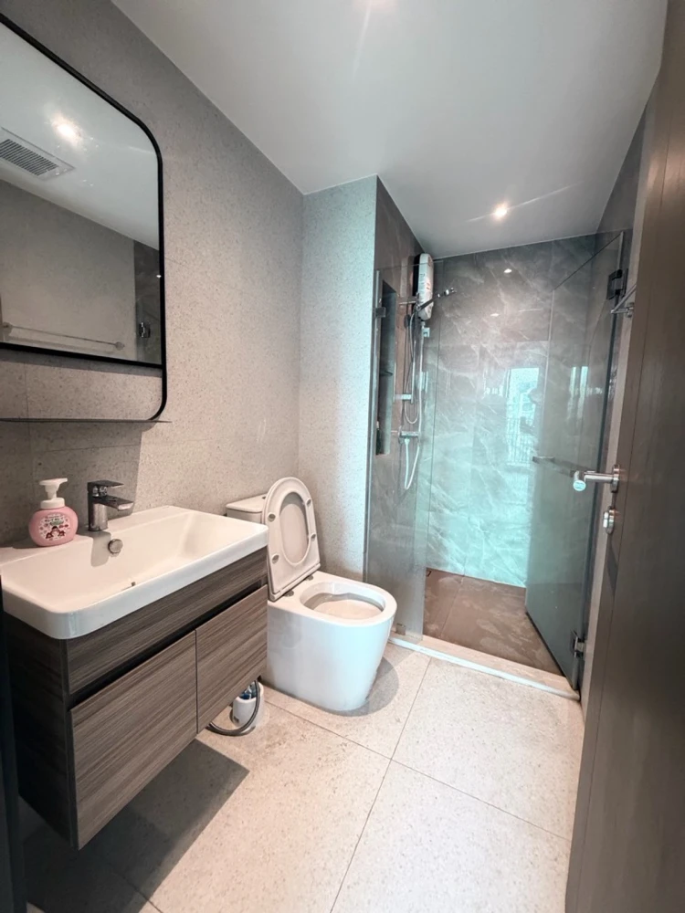 For rent: The Privacy S101, 6th floor, fully furnished. Book now!
