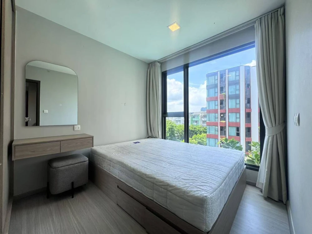 For rent, The Privacy S101, fully furnished room, clean, comfortable, very inviting, good like this, can't book anymore.