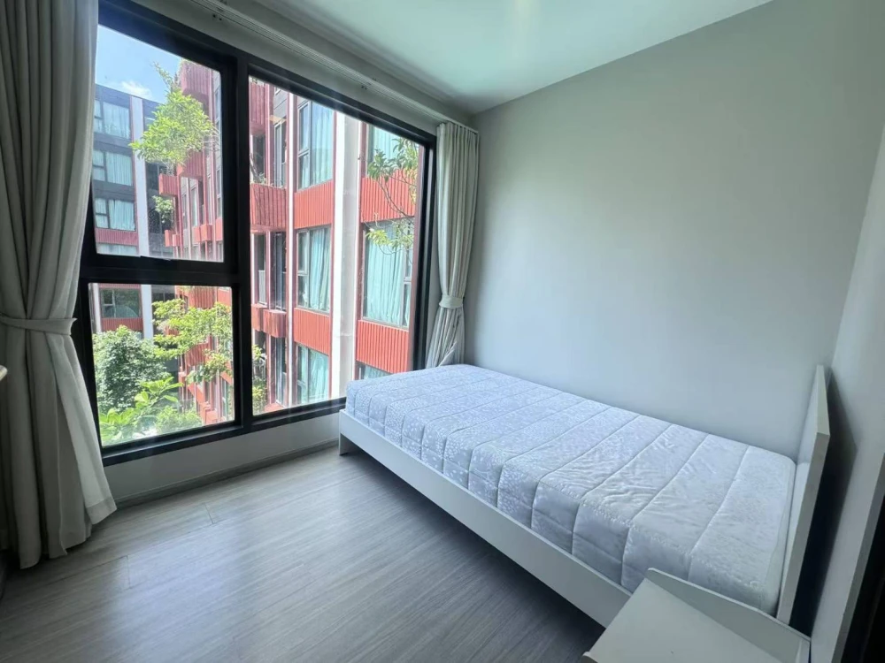 For rent, The Privacy S101, fully furnished room, clean, comfortable, very inviting, good like this, can't book anymore.
