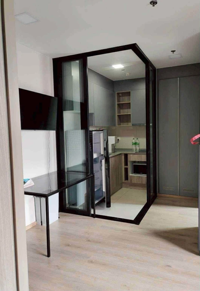 For rent: The Privacy Taopoon Interchange. Nice room with beautiful, unblocked city views. Great location. Book now!