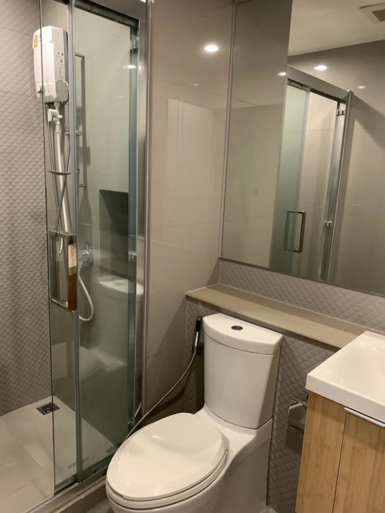 For rent: The Privacy Thaphra Interchang, spacious room with plenty of usable space, comes with complete facilities. Don't miss it!