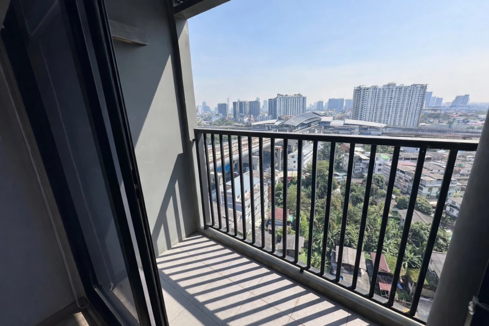 For rent: The Privacy Thaphra Interchange, high floor unit, fully furnished. Book now!