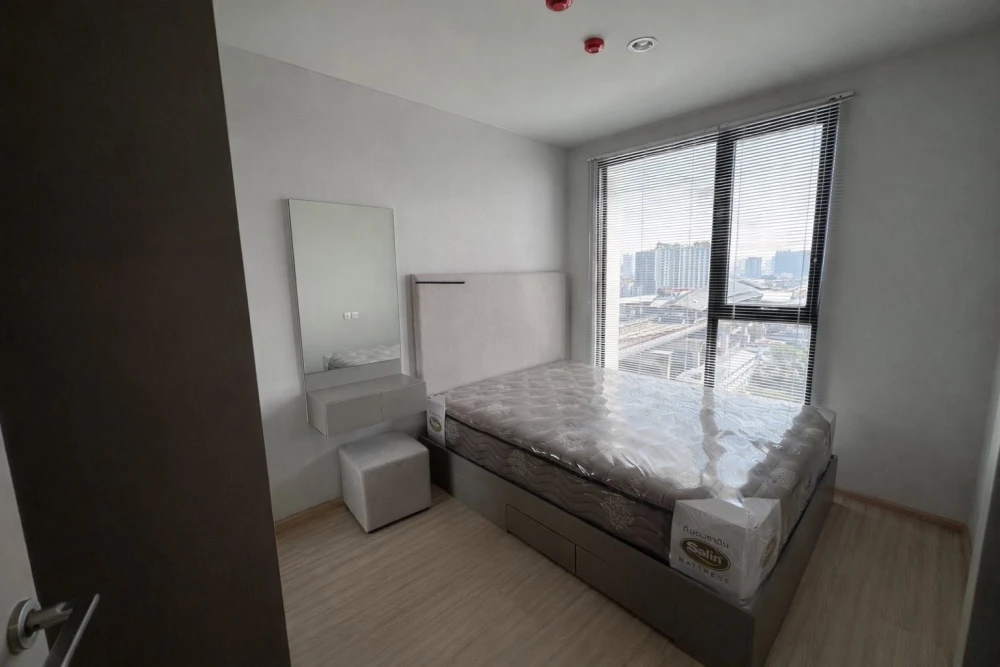 For rent: The Privacy Thaphra Interchange, high floor unit, fully furnished. Book now!