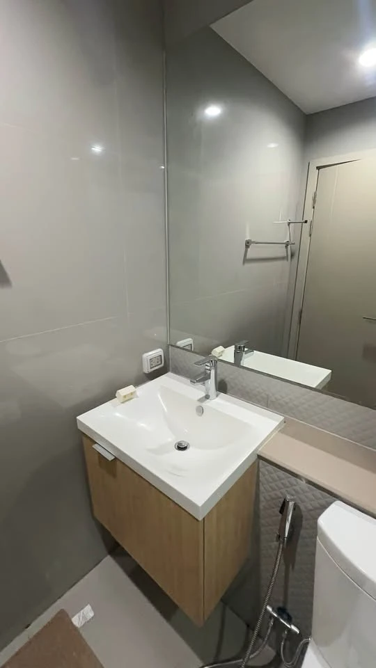 For rent: The Privacy Thapra Interchange, high floor room, ready to move in, fully furnished, hurry and reserve now!