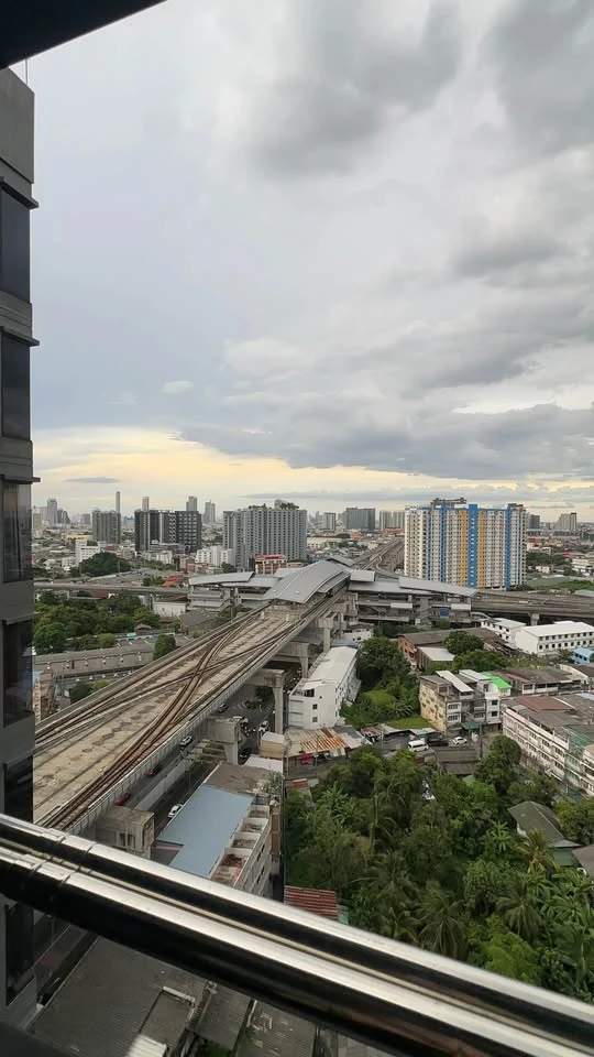 For rent: The Privacy Thapra Interchange, high floor room, ready to move in, fully furnished, hurry and reserve now!