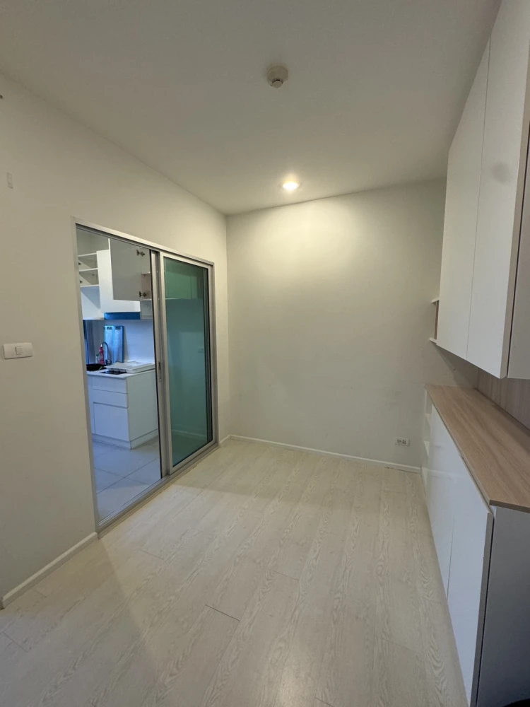 For rent: The Prodigy Phetkasem 62, 22nd floor, good view, fully furnished, book now.
