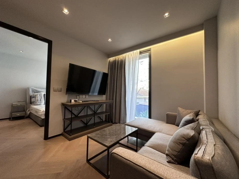 For rent: The Reserve 61 Hideaway, 3rd floor, fully furnished room, nice to live in. Interested? Book now. Don't wait.