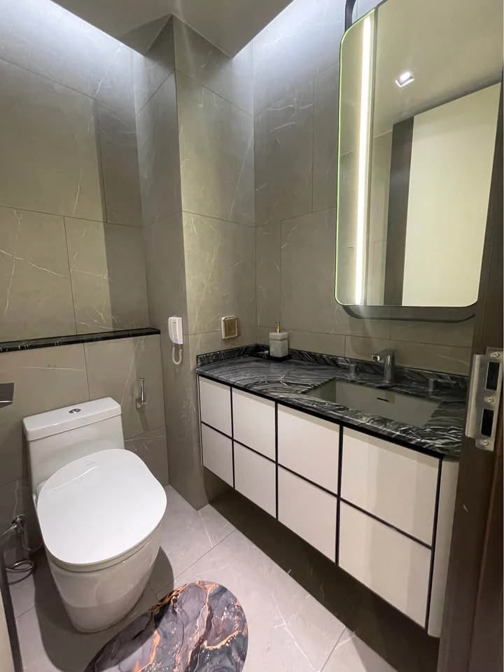 For rent or sale: The Reserve 61 Hideaway, 7th floor, nice room, fully furnished, hurry and book now.