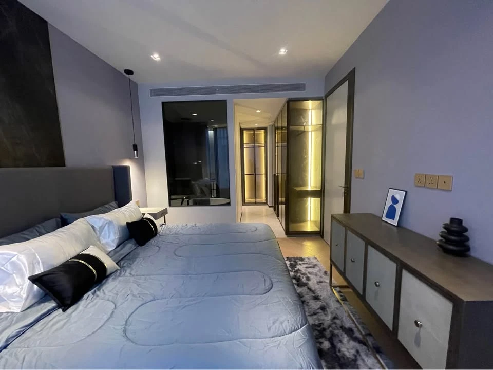 For rent or sale: The Reserve 61 Hideaway, 7th floor, nice room, fully furnished, hurry and book now.