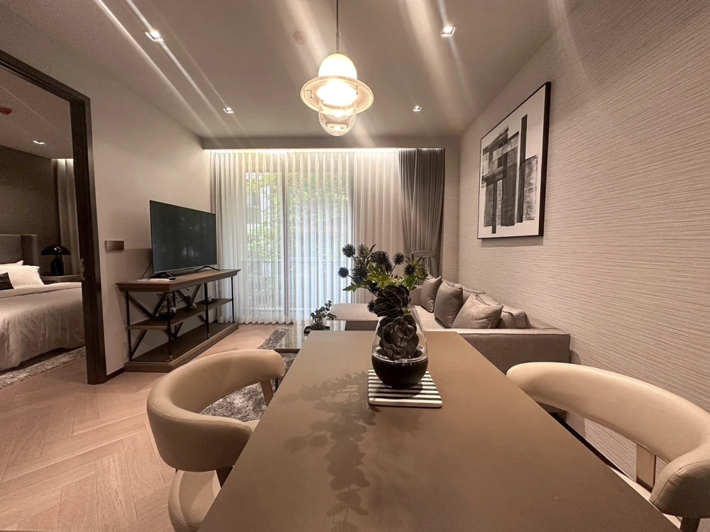 For rent: The Reserve 61 Hideaway, beautifully decorated room, complete facilities, book now, don't miss out.