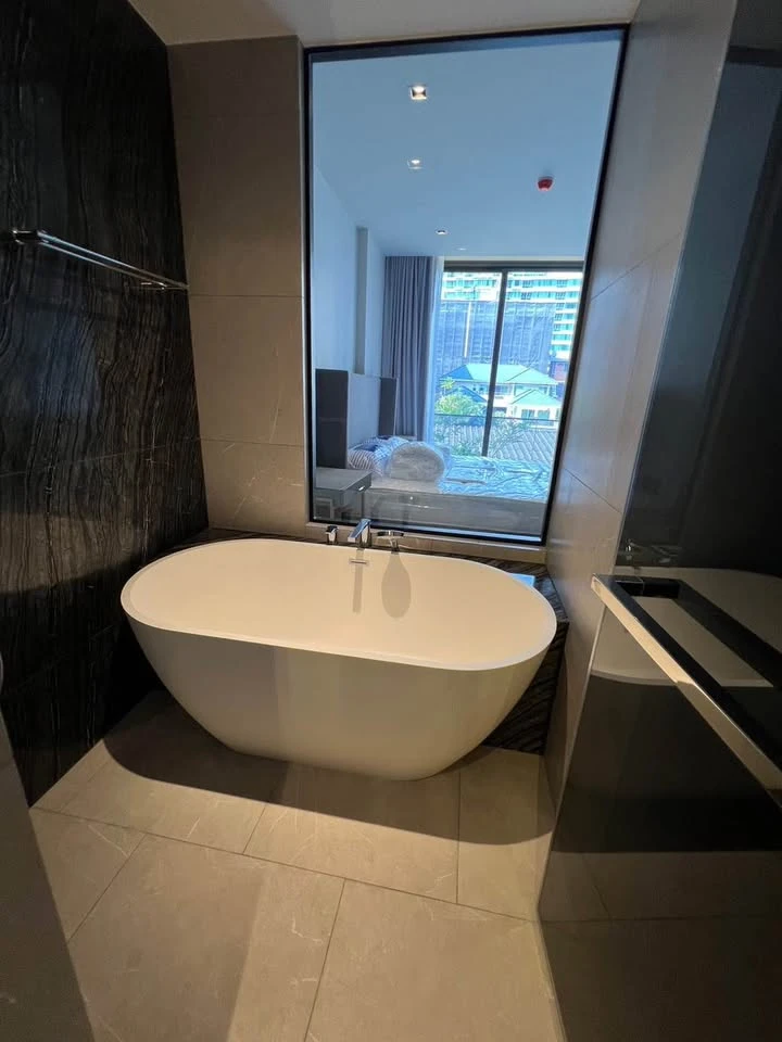 For rent: The Reserve 61 Hideaway, very large room with a long balcony along the width of the room, giving a 5-star resort-like hideaway atmosphere.