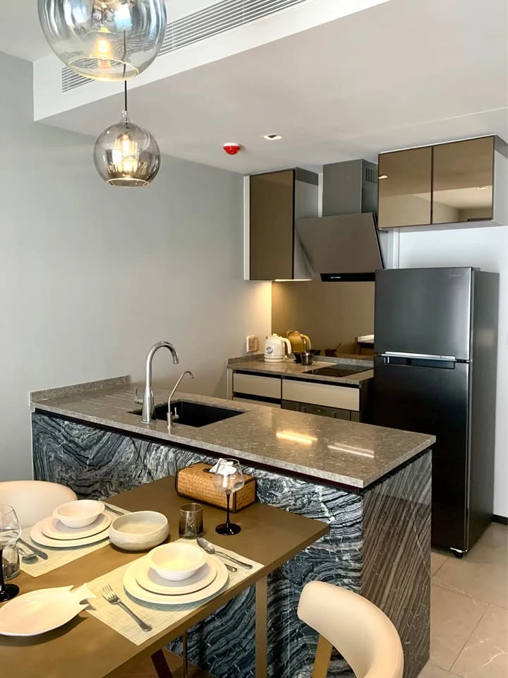 For rent: The Reserve 61 Hideaway, very large room with a long balcony along the width of the room, giving a 5-star resort-like hideaway atmosphere.