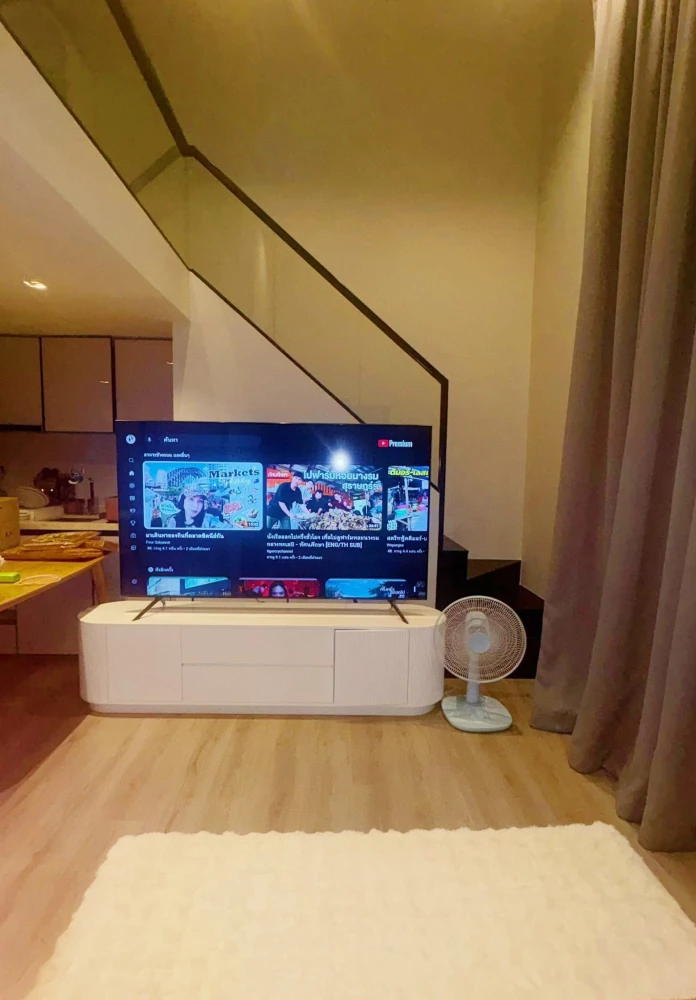 For rent: The Reserve Phahol–Pradipat, 2-story loft room, high ceiling, cool room, not hot, good soundproofing, no noise disturbance, move in quickly.