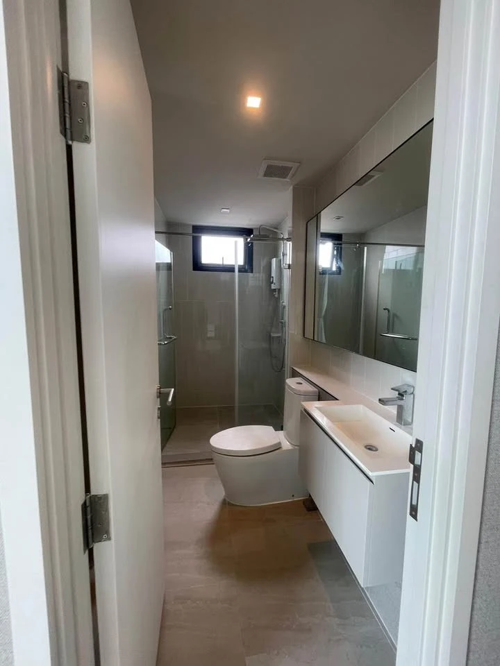 For rent: The Reserve Phahonyothin-Pradipat, 23rd floor, corner room, very beautiful view, complete with electrical appliances, hurry and book now.