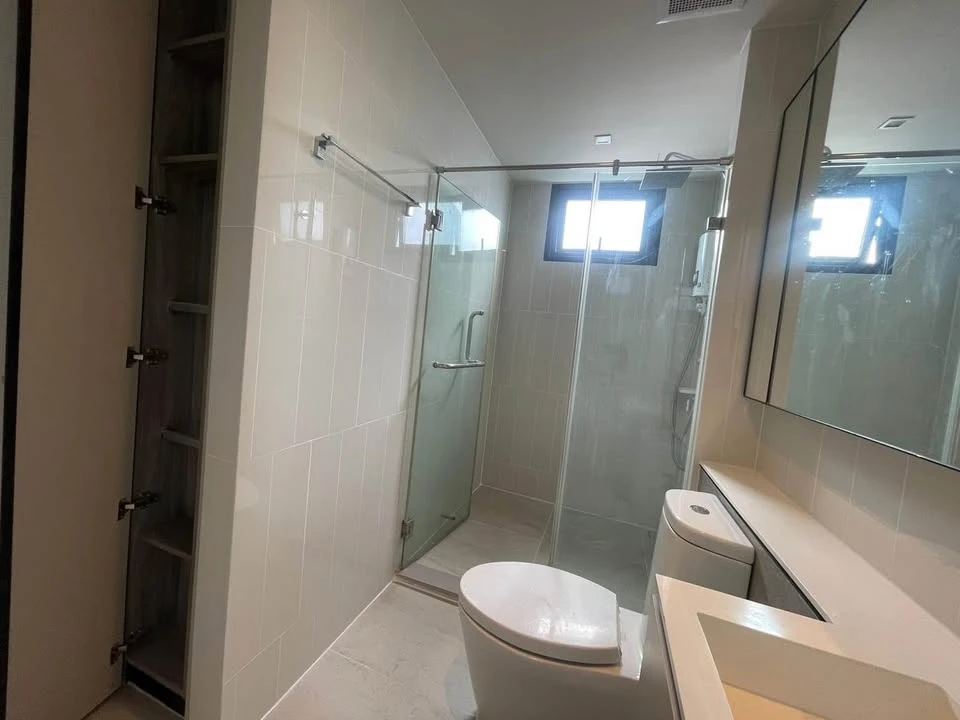 For rent: The Reserve Phahonyothin-Pradipat, 23rd floor, corner room, very beautiful view, complete with electrical appliances, hurry and book now.