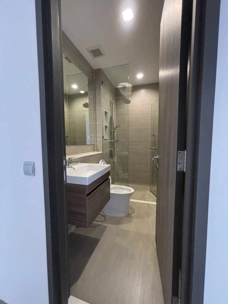 For rent: The Rhythm Charoenkrung Pavillion, high floor room, spacious and comfortable, suitable for a family, hurry and book now+++