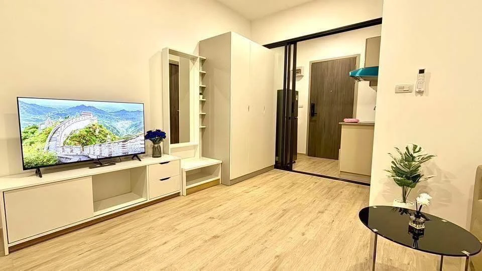 For rent: The Rich Rama 9-Srinakarin, high floor unit, fully furnished. Book now before it's too late!+++