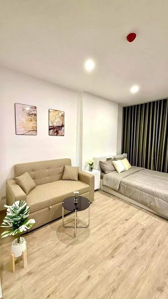 For rent: The Rich Rama 9-Srinakarin, high floor unit, fully furnished. Book now before it's too late!+++