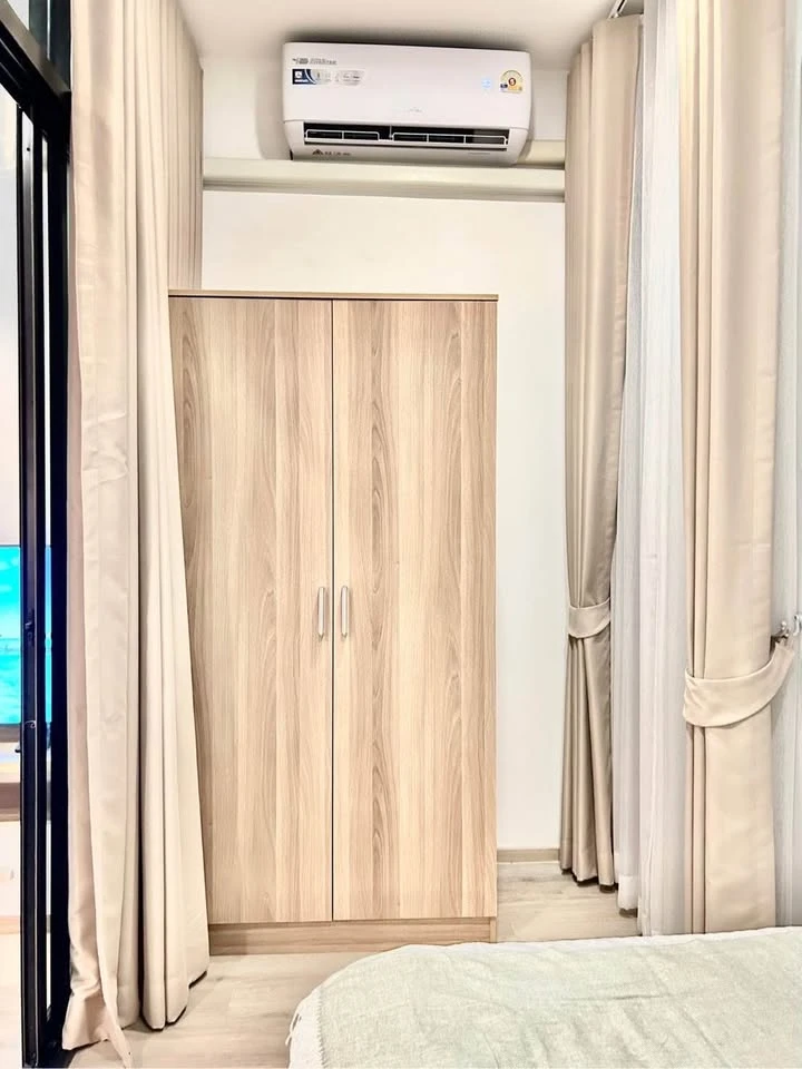 For rent: The Rich Rama 9-Srinakarin, fully furnished and equipped with appliances. Nicely decorated, looks good, very worth booking.
