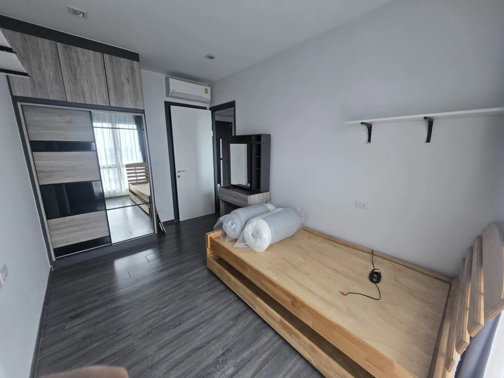 For rent: The Rich Sathorn–Taksin, high floor unit, spacious and comfortable. Book now!+++