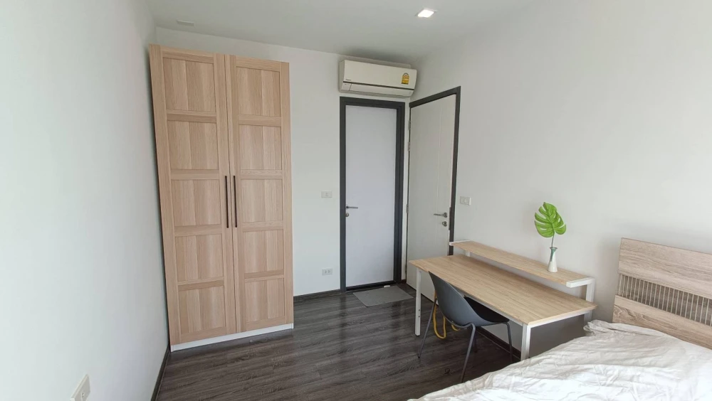 For rent: The Rich Sathorn–Taksin, a lovely unit on the 12th floor, fully furnished. Don't miss out!