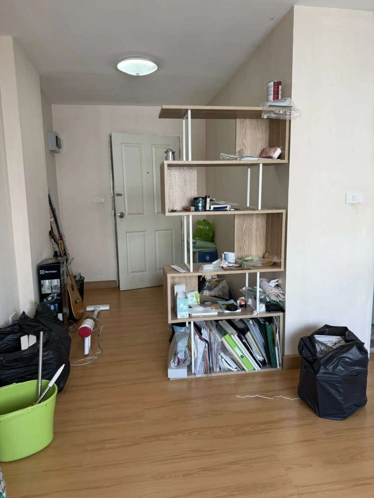 For rent: The Rise B, 1 bedroom, 1 bathroom, good location, convenient transportation, don't miss this great deal.