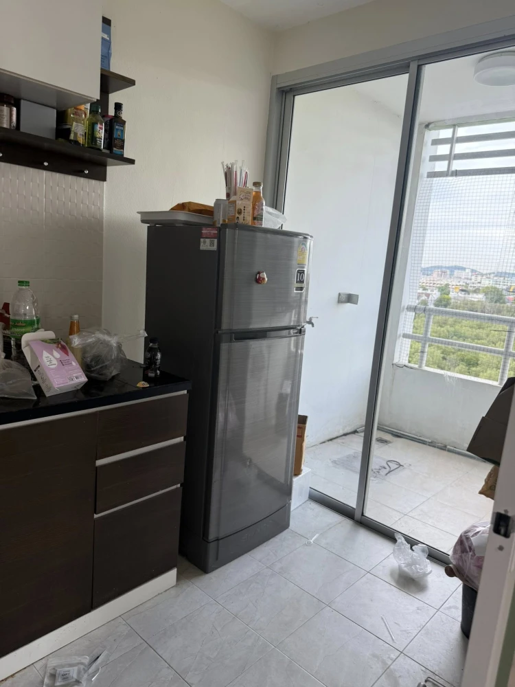 For rent: The Rise B, 1 bedroom, 1 bathroom, good location, convenient transportation, don't miss this great deal.